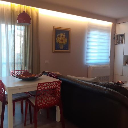 Lake View Apartment Tiranë Eksteriør bilde