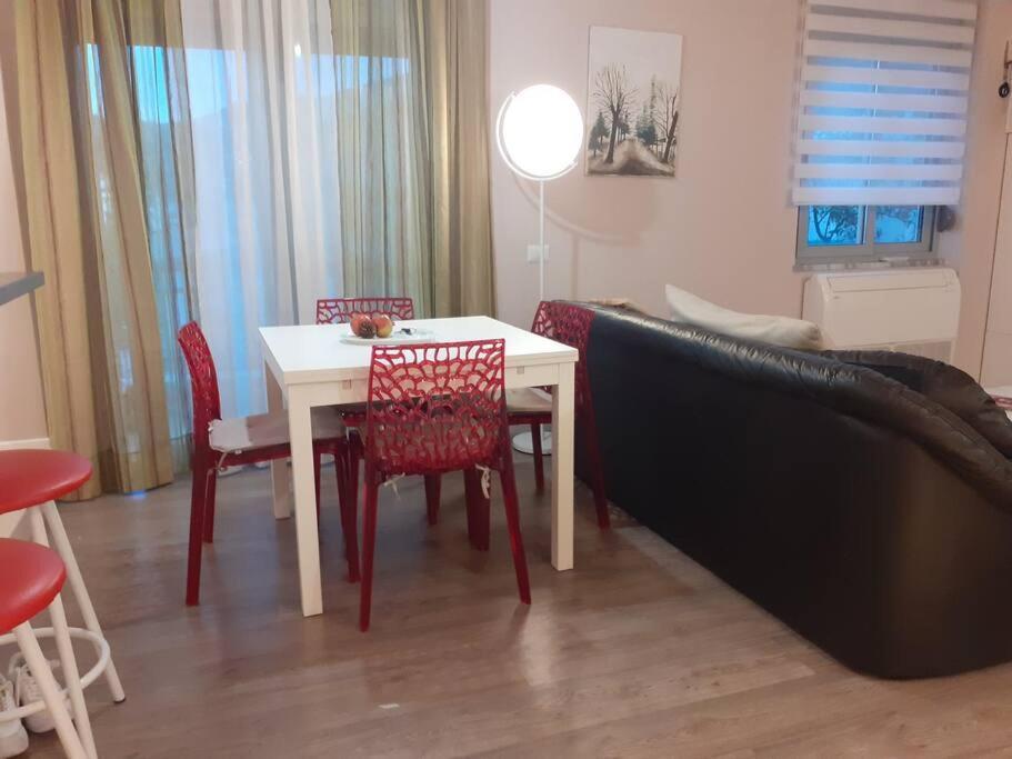 Lake View Apartment Tiranë Eksteriør bilde