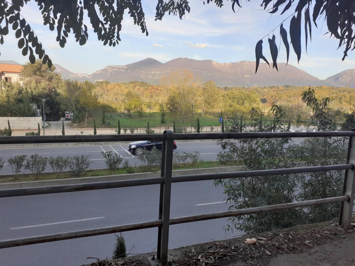 Lake View Apartment Tiranë Eksteriør bilde